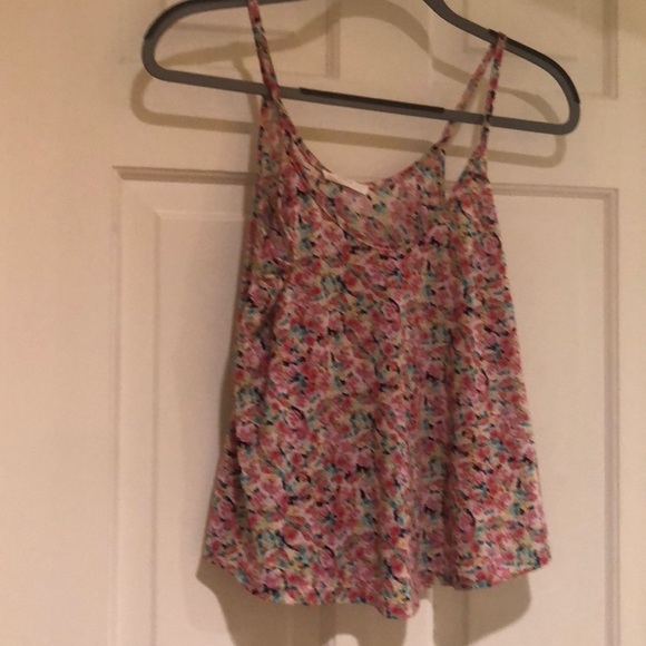 Lush summer tank that hits at waist - Picture 2 of 3